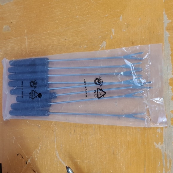 West Bend The Entertainer 3-quart electric plug 8 fondue forks red fondue pot - Picture 6 of 7